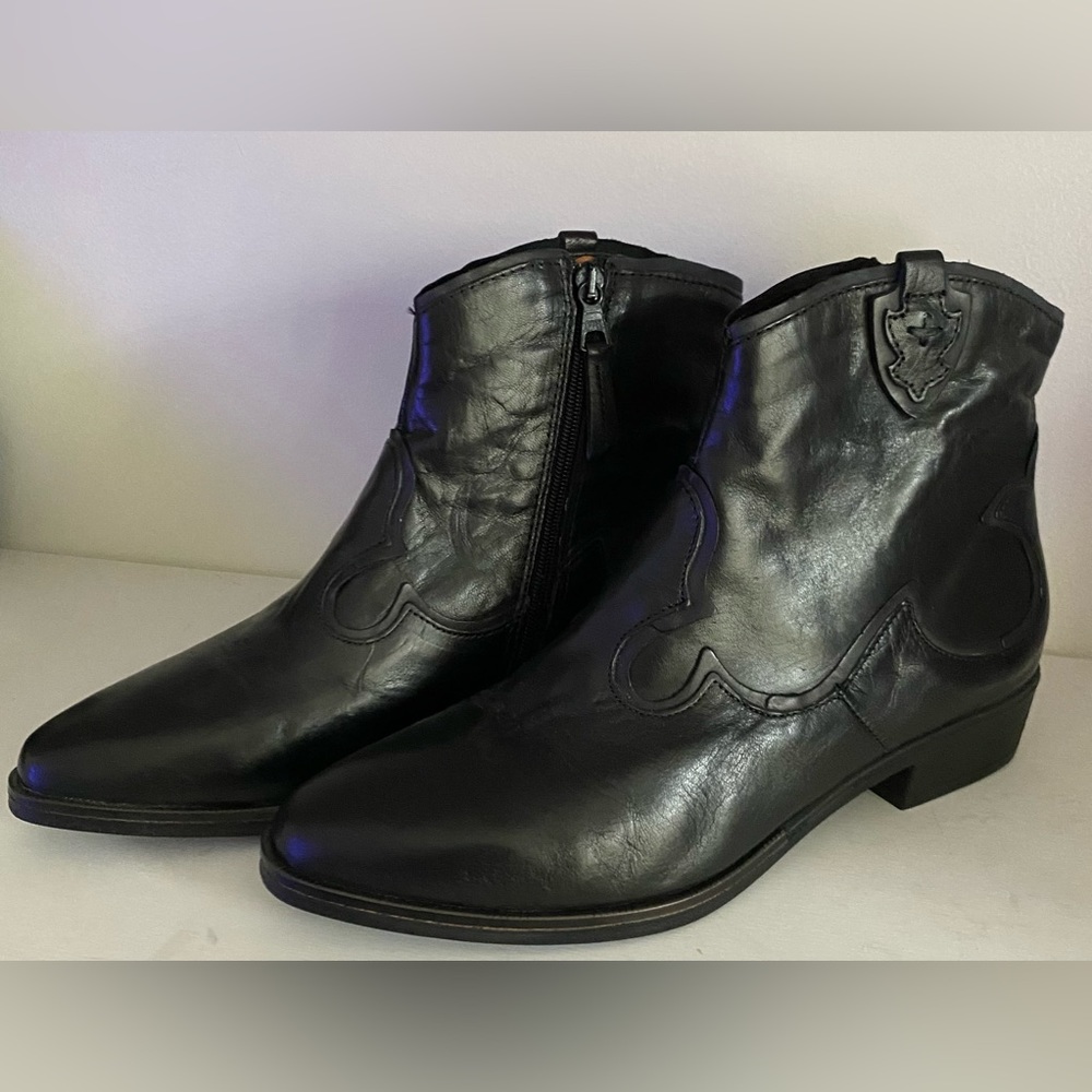 Miz Mooz western/cowboy style ankle boots with side zippers NEW